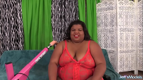 Hot Black BBW Peaches Love Bends Over for Machine Pounding
